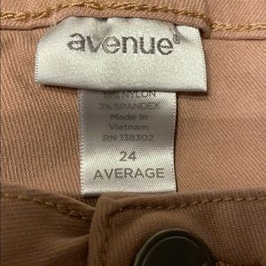Avenue Jeans, 79% Rayon, 18% Nylon, 3% Spandex